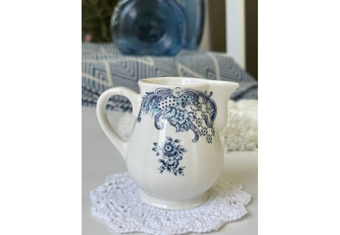 Молочник фарфоровый Olens Гревелінген синий 8030-515 (200 мл)