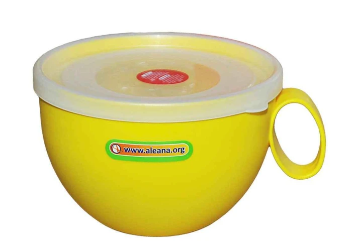 Пластиковая кружка с крышкой Алеана 168006 (0,5 л)